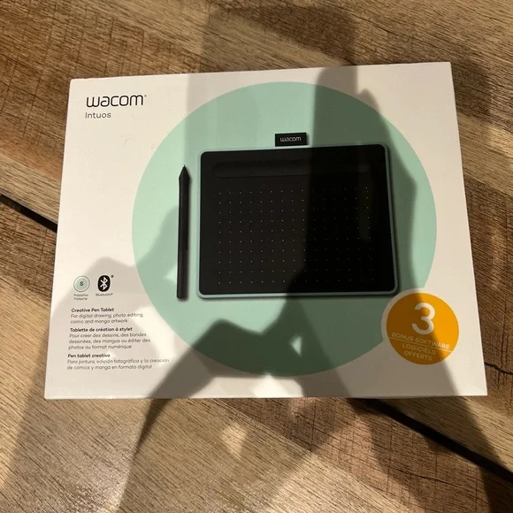 Wacom Intuos Small Wireless Graphics Tablet - Picture 3 of 5